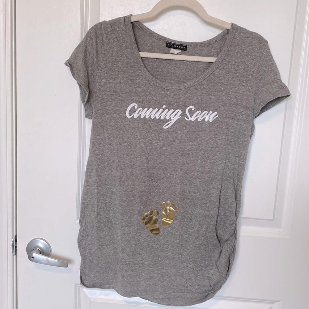 💜 5/$30 Sale: “Coming Soon” Maternity Shirt